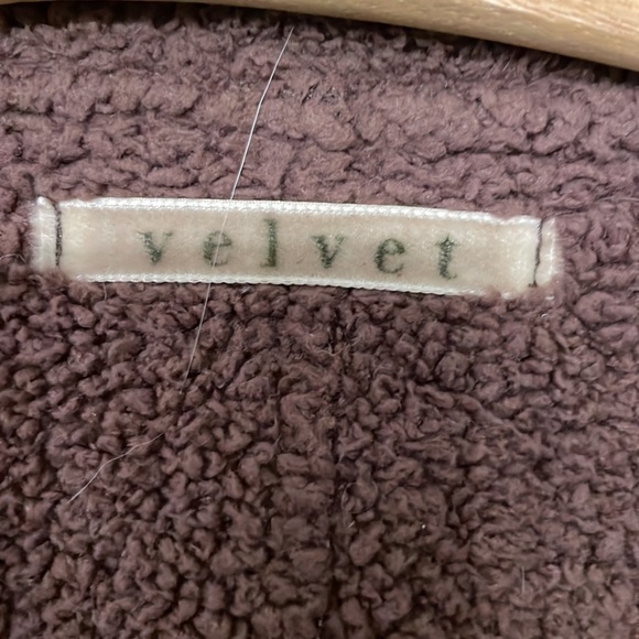 Velvet brand zip up with Sherpa lining - Picture 2 of 4